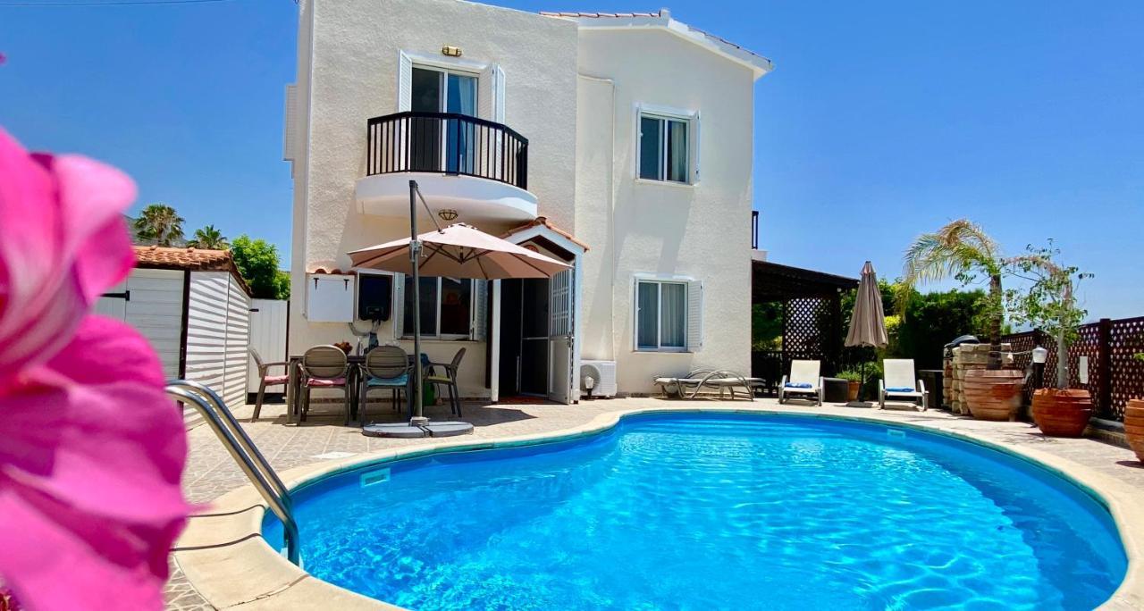 Villa Alicia With Priv Pool, Beautiful Garden And Shady Veranda- 5 Min To The Beach Peyia Exterior photo